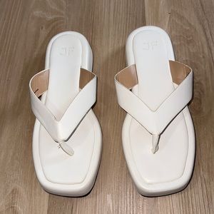 JUST FAB CHUNKY THONG SANDAL
